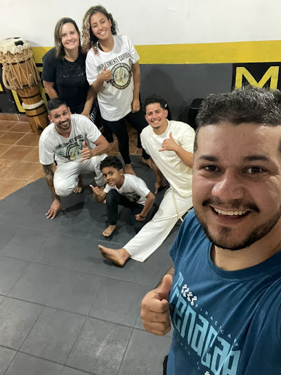 Escola de Capoeira Maré de Luanda